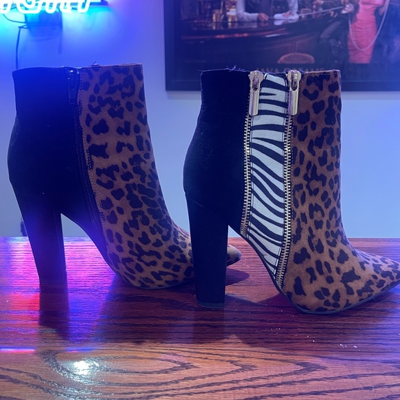 Size 7 booties worn once - Picture 2 of 5